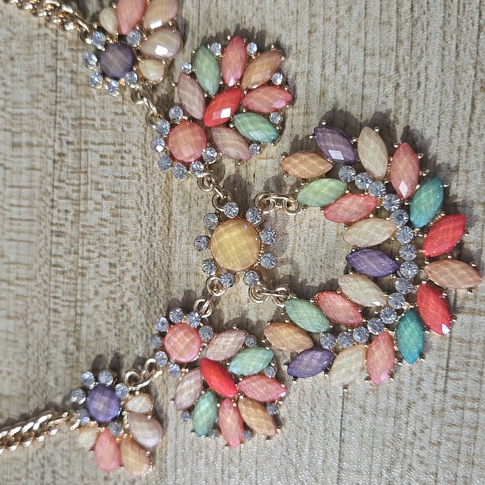 Vintage Y2k Floral Necklace in Gold Tone With Multicolor Rhinestones Statement - Picture 2 of 4